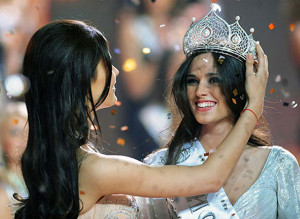Ирина Антоненко получает корону "Мисс Россия-2010"