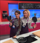 Ольга Бузова и её сестра Анна Бузова на съёмках кулинарного шоу ТНТ, фото из Инстаграма