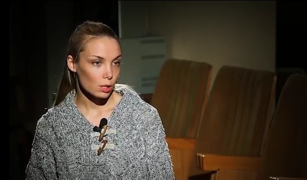 Ольга Артнгольц фото во время передачи "Звезда в городе"