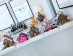 Имбирные "домики" сделанные членами семьи Хадид к Рождеству фото из Инстаграма Йоланды Хадид