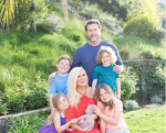 Тори Спеллинг с детьми и мужем фото 2017 из Инстаграма