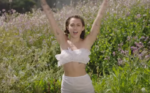 Майли Сайрус 2017: кадр из клипа на песню Малибу