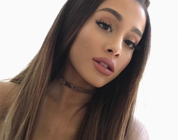 Ariana-Grande-2017-2